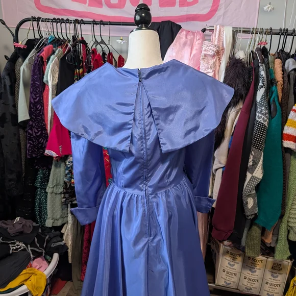 *Sold*Elegant Blue Dress with V-Neck - Picture 5 of 6